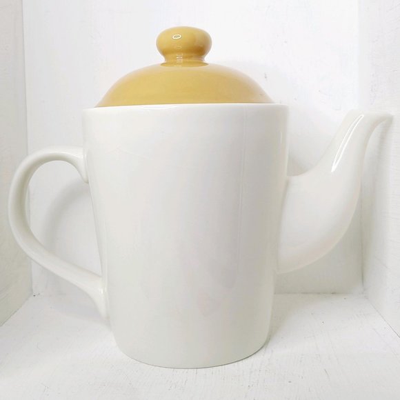 **Like New** Tim Hortons 2006 Honey Tea Pot w Lid Porcelain Two Cup Pot Embossed - Picture 3 of 8